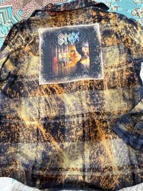 Angry Minnow vintage size L Styx grand illusion button down